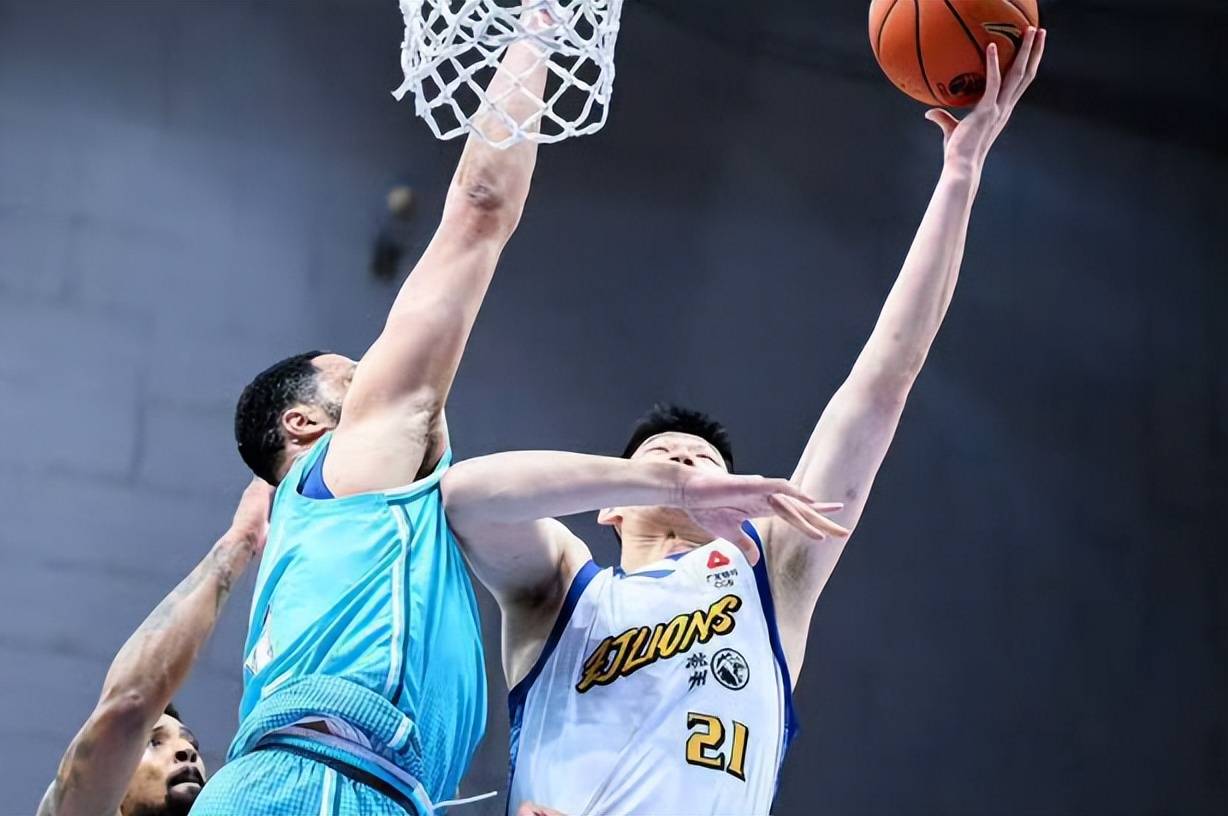 关于CBA季后赛倒计时，广厦男篮关键时刻绝杀压哨，细节引发关注，震撼外界，轮换策略成焦点的信息